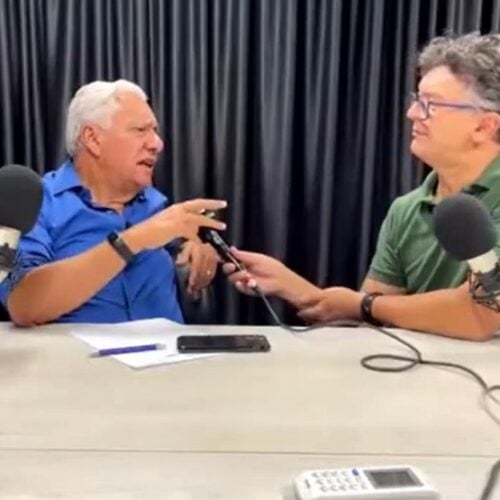 Altair Tavares entrevista Vilmar Rocha no estúdio do Diário de Goiás