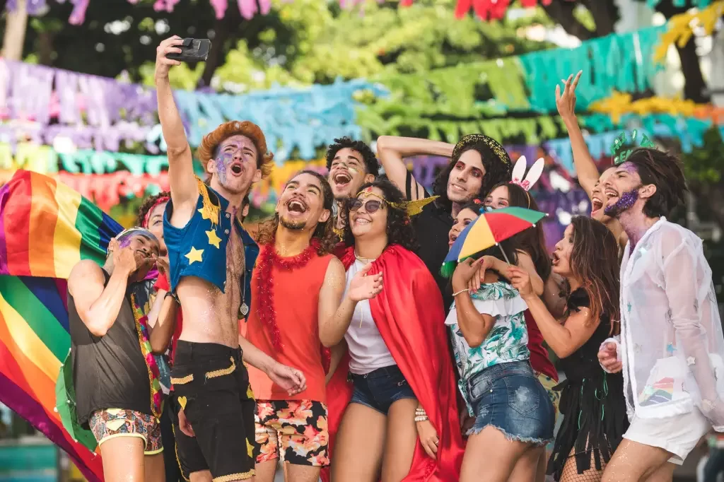 Confira dicas para se proteger contra golpes e furtos no Carnaval 2024