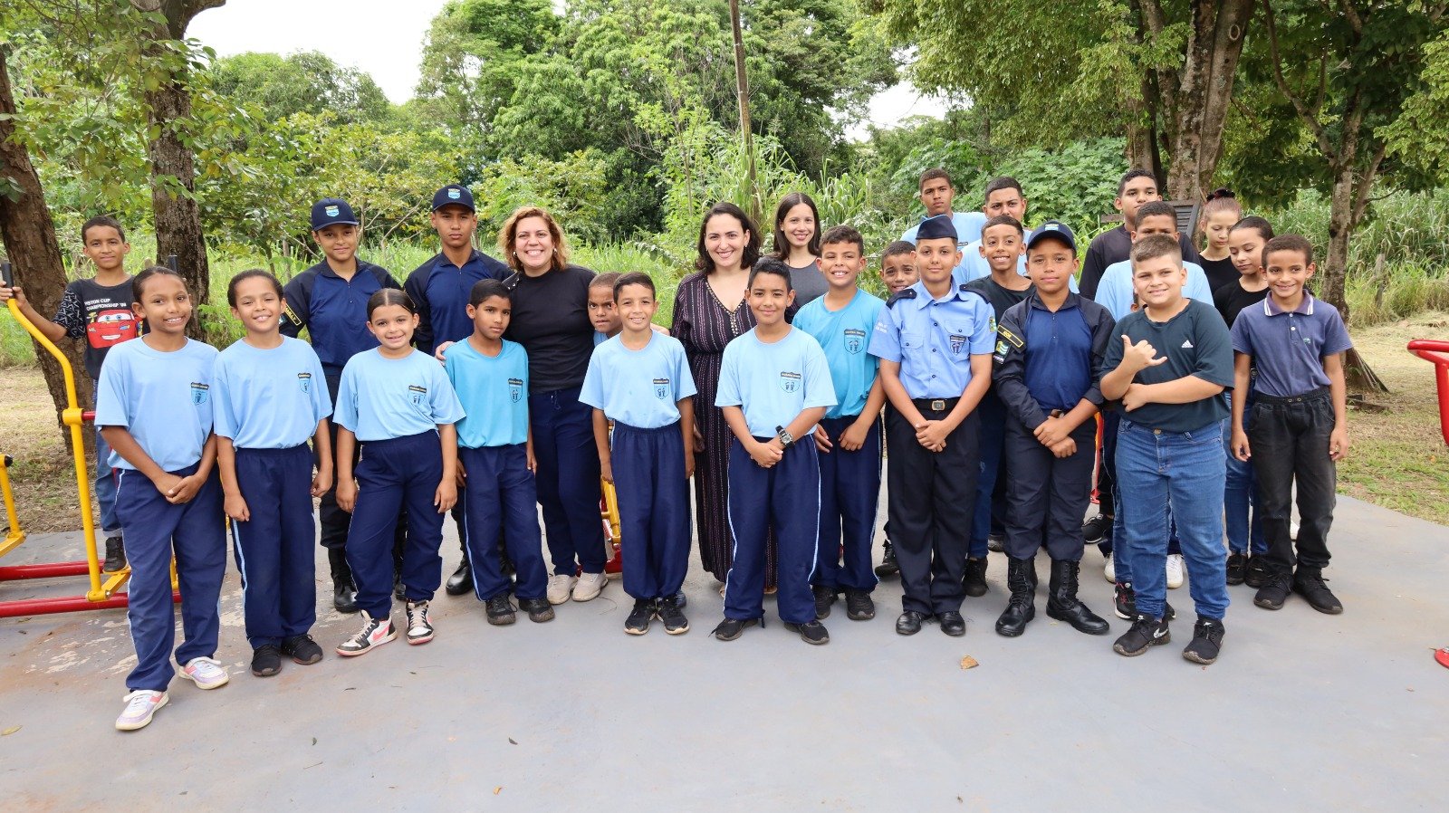 Alunos da Guarda Mirim de Aparecida de Goiânia recebem academia ao ar livre