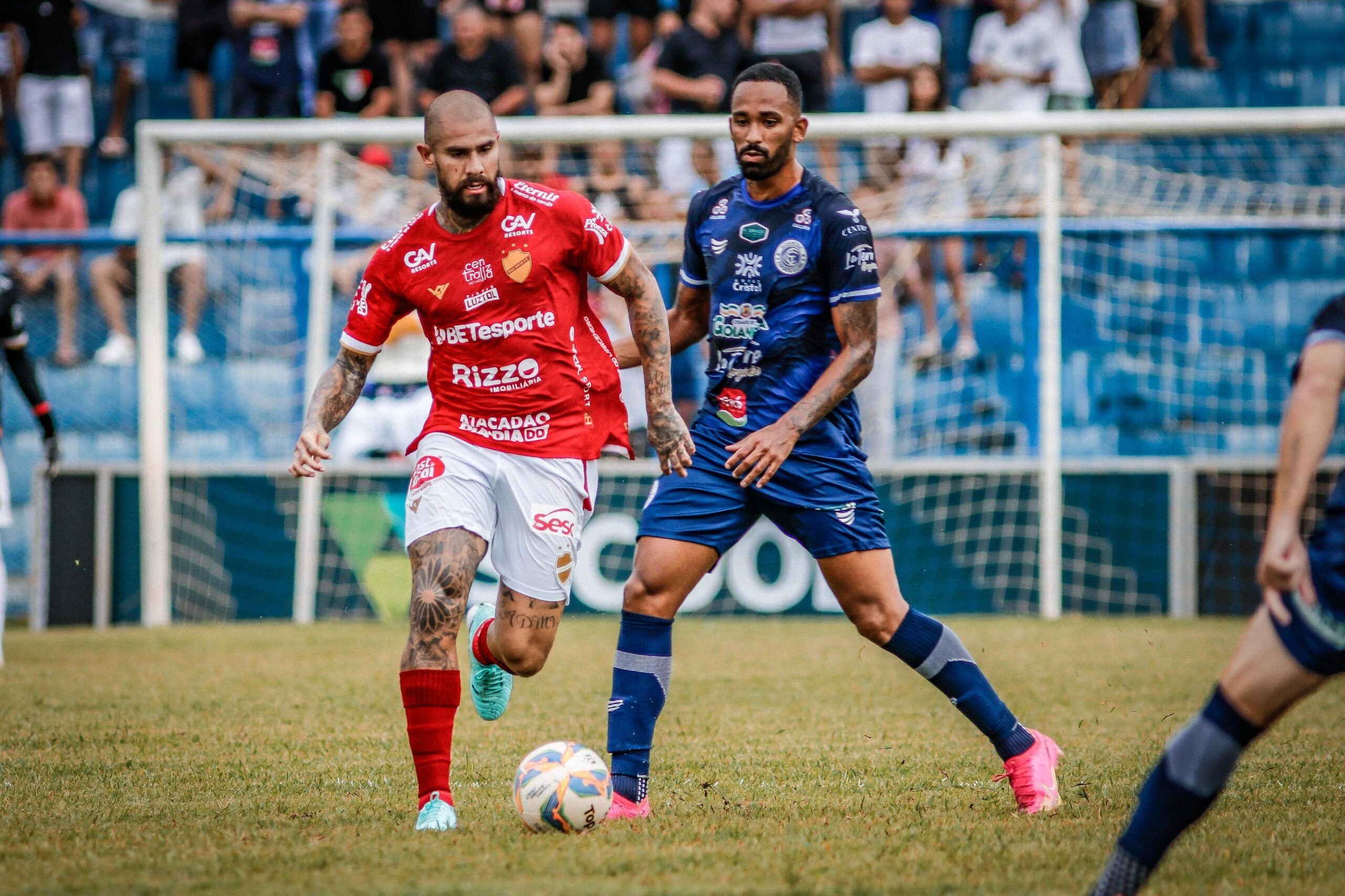 Vila Nova vai mal, tropeça diante do Goianésia e perde a liderança do Campeonato Goiano