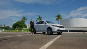 fiat argo em foto no oscar niemeyer