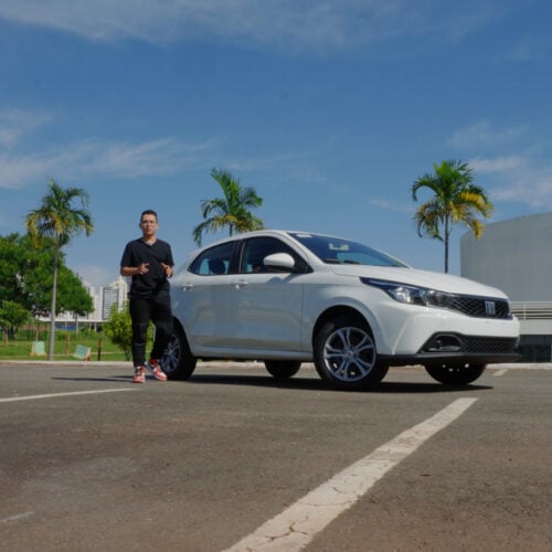 fiat argo em foto no oscar niemeyer