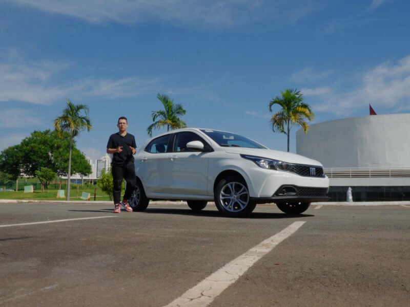 fiat argo em foto no oscar niemeyer