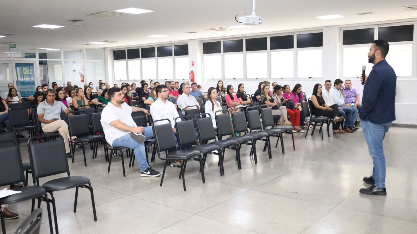 Médicos recebem atualização sobre dengue em Aparecida de Goiânia