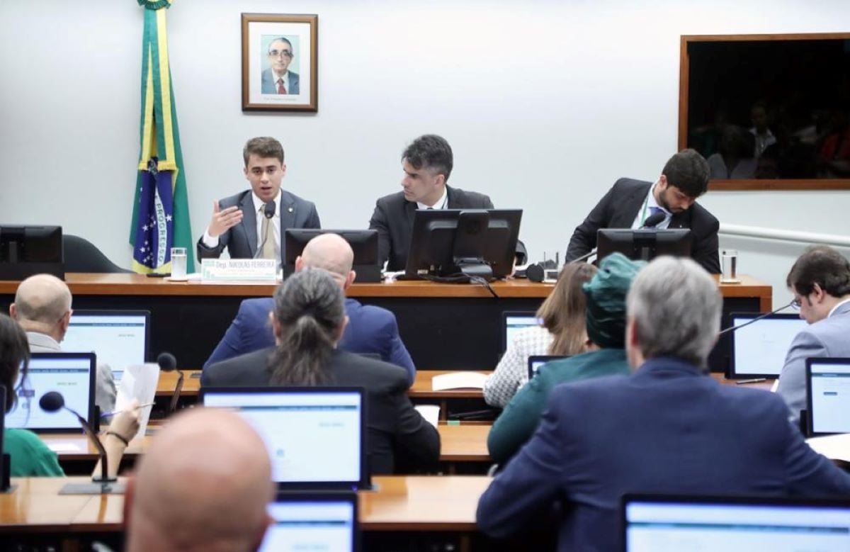 Requerimento de Gayer gera primeira derrota de Nikolas na Comissão de Educação