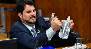 Após entrar com faca no Senado, Marcos do Val será investigado pela Polícia Legislativa