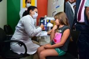 Vacina contra a dengue em Goiânia. Foto: Jucimar de Sousa/SMS