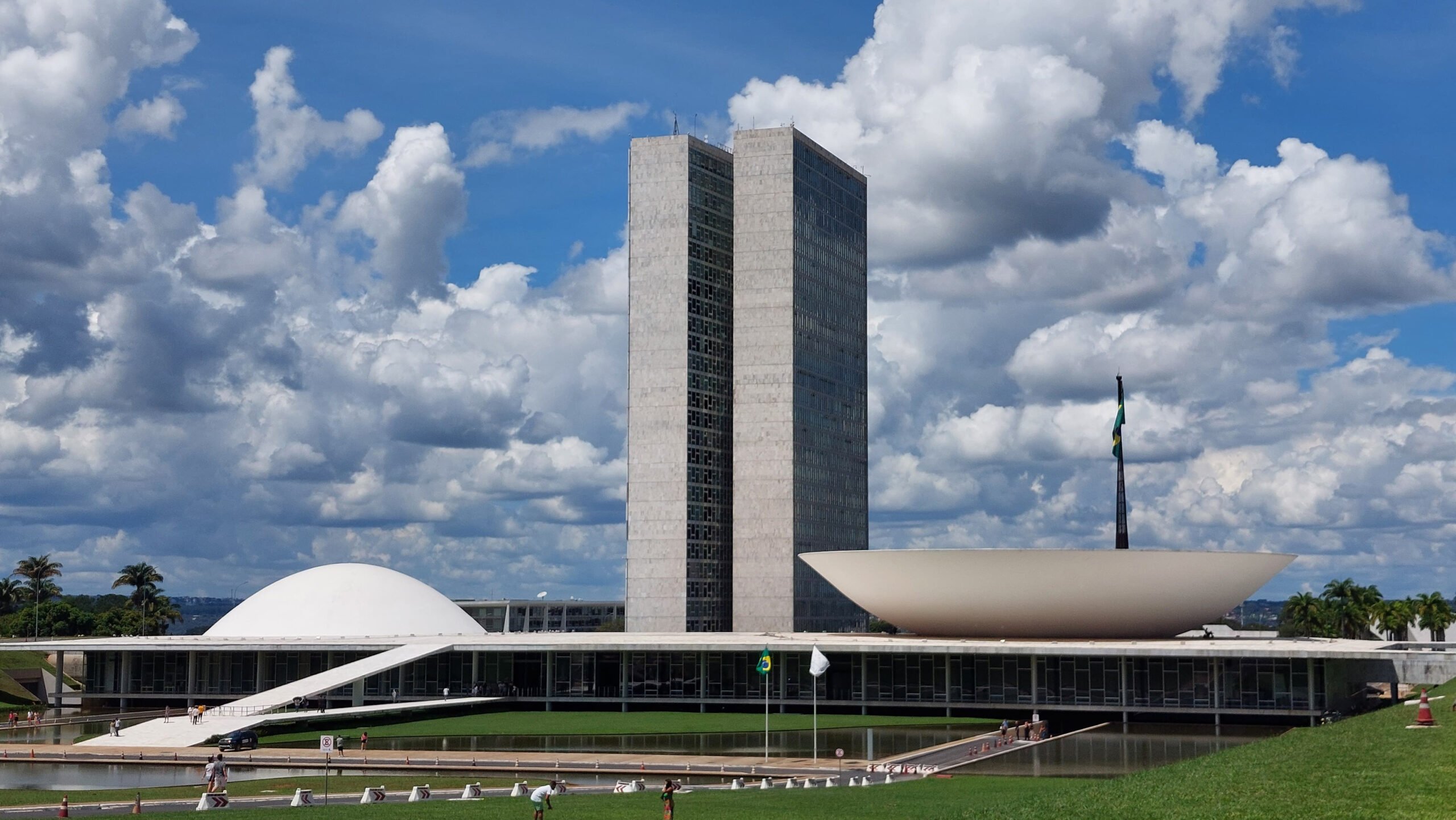 Aumento dos salários promotres e juízes congresso senado