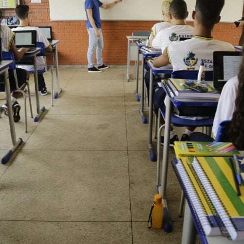 Governo de Goiás chama 315 professores aprovados em concurso; confira detalhes andré sadi