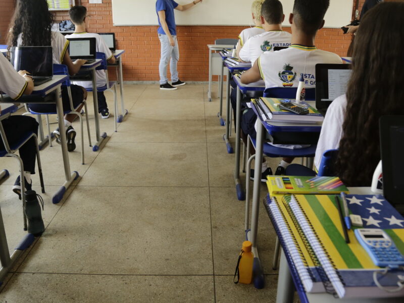 Governo de Goiás chama 315 professores aprovados em concurso; confira detalhes andré sadi