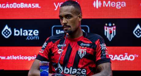 Novidade no Atlético-GO contra o Botafogo, Luiz Felipe cita pressão das equipes após derrota em estreias