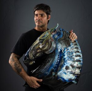 Artista e escultor Tiago Paiva. Foto: Divulgação