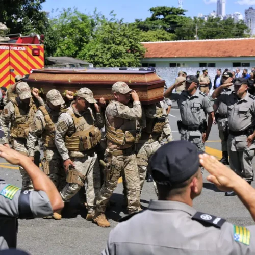 Velorio-PMs-mortos-em-acidente Ronaldo Caiado se pronuncia sobre policiais mortos em acidente momento de comoção