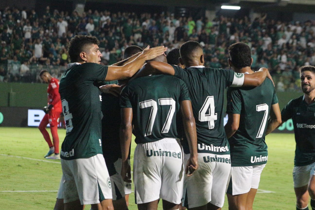 Após susto, Goiás mostra superioridade e goleia Ponte Preta no Campeonato Brasileiro