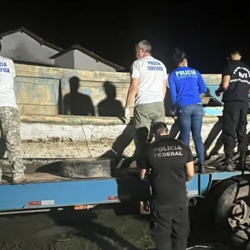 Barco encontrado com corpos em decomposição no Pará. Foto: Divulgação/Polícia Federal