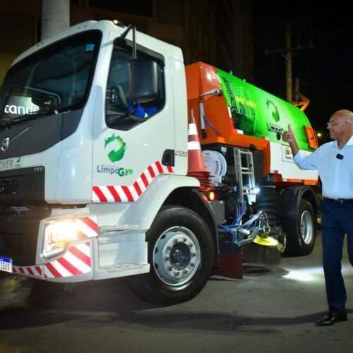 caminhão de varrição mecanizada de Goiânia. Foto: Jucimar de Sousa