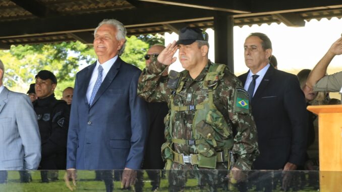 ronaldo caiado forças armadas dia do exército