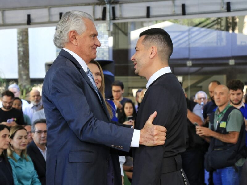 Caiado e o diretor-presidente da Vila São Cottolengo Irmão Michael. Foto: Divulgação