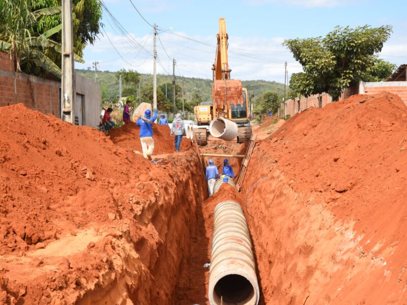 Obras de implantação de galerias pluviais na Vila Delfiore, em Aparecida. Foto: Jhonney Macena