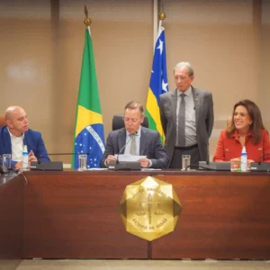 Gracinha Caiado e o presidente do TJGO Carlos França se uniram para ações conjuntas nas comunidades Kalungas. Foto: Hegon Corrêa