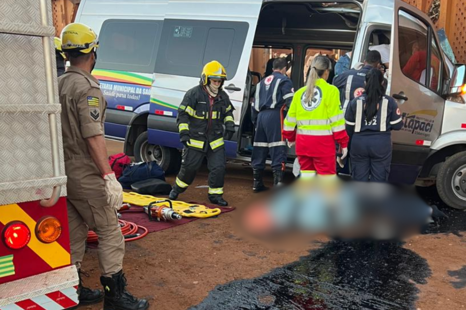 Acidente entre uma van e uma carreta deixa quatro mortos em Itapaci. Foto: Reprodução/CBMGO