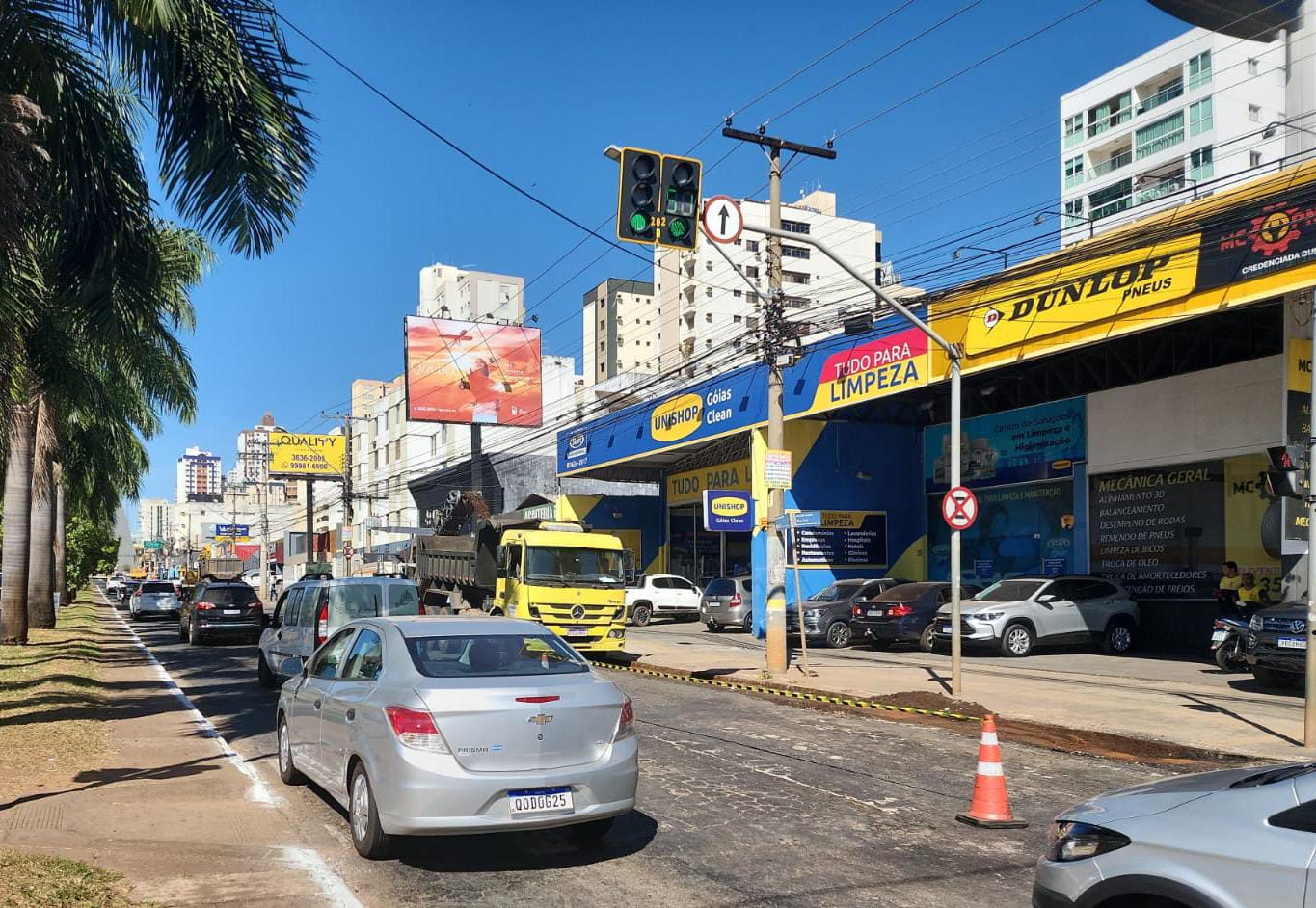 trânsito na Avenida 85 durante obras de requalificação asfáltica. Foto: Seinfra