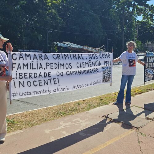 família de motorista que matou policiais do COD protestam por liberdade. Foto: Adriano Cardoso