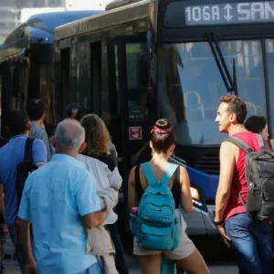 Motoristas e cobradores de ônibus de São Paulo entrarão de greve nesta sexta (7/06). Foto: Fernando Frazão/Agência Brasil