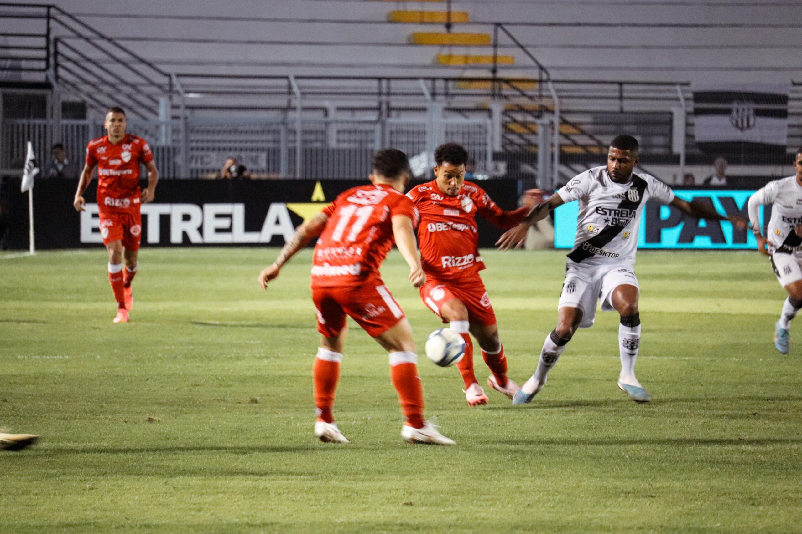 Série B: Depois de seis jogos com bons resultados, Vila Nova perde para a Ponte Preta