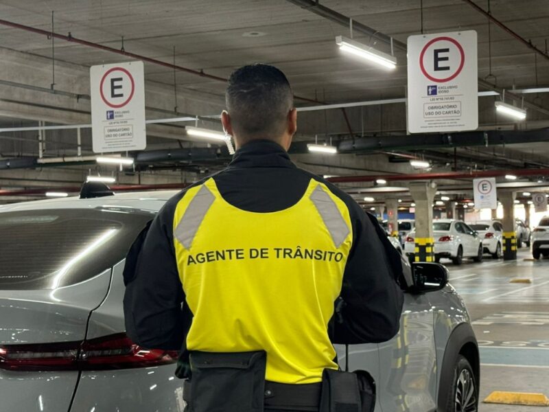 Fiscalização de estacionamentos especiais. Foto: SMM