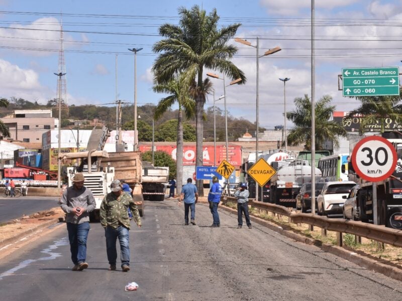 Obras na Avenida Perimetral Norte. Foto: Walter Peixoto