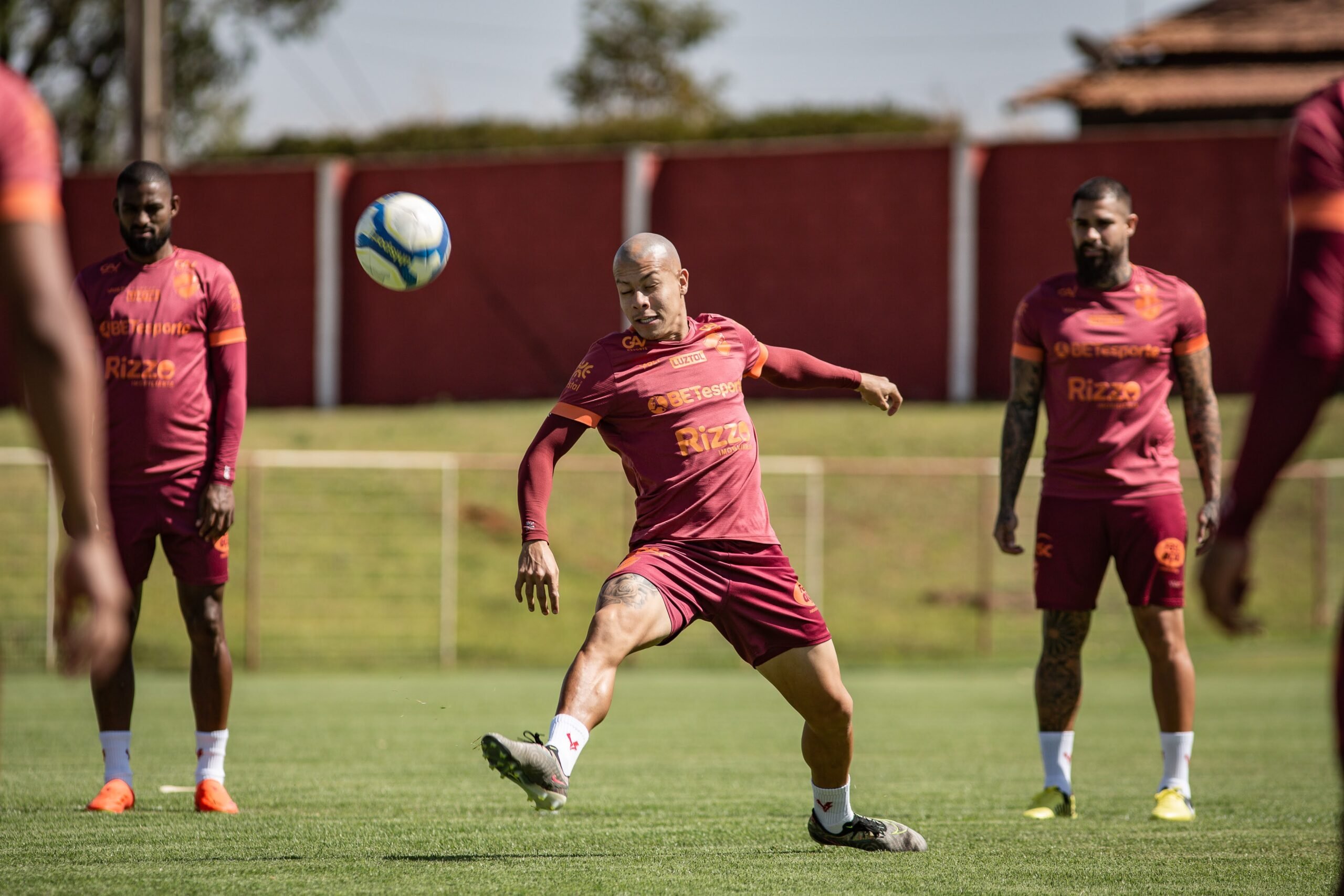 Brusque x Vila Nova: Onde assistir ao vivo o jogo pelo Campeonato Brasileiro Série B