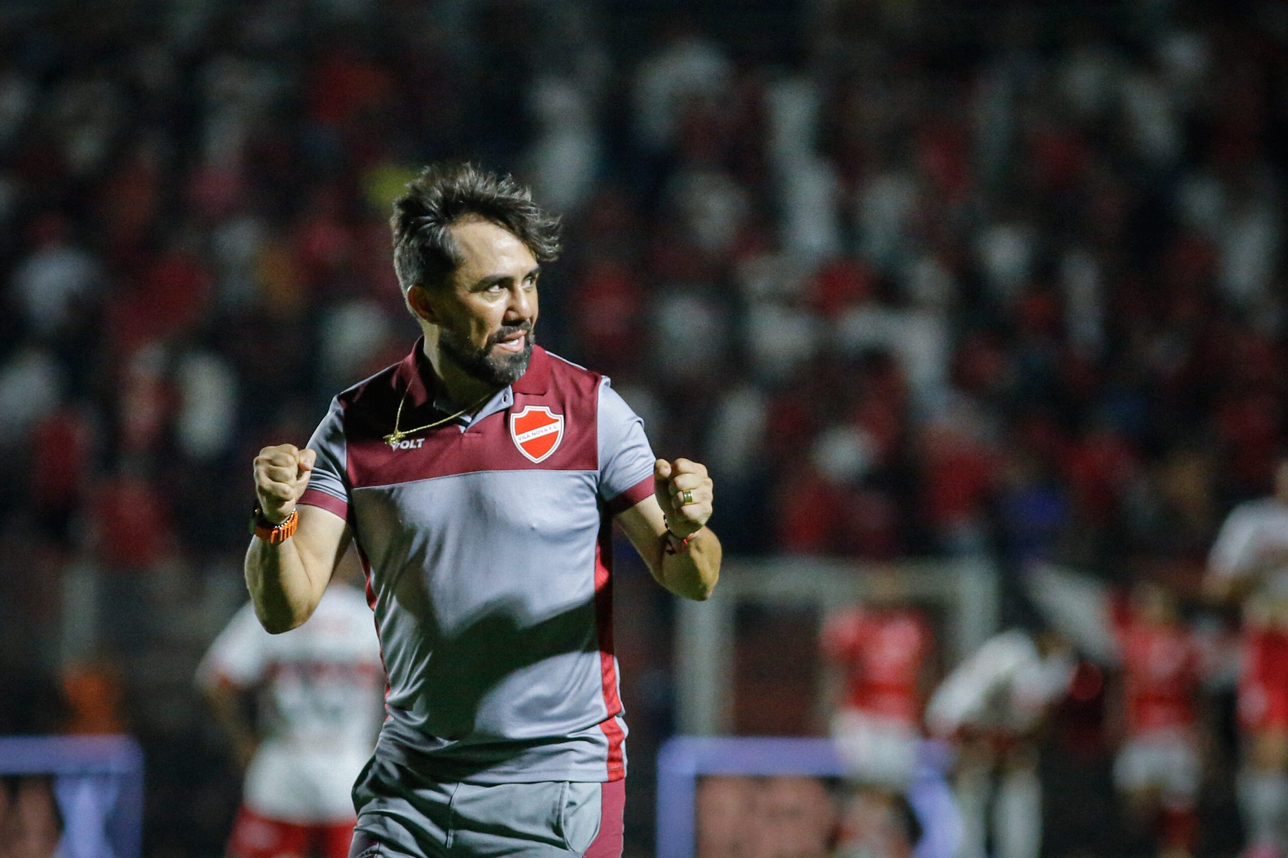 Embalado na Série B, Luizinho Lopes celebra bom momento do clube