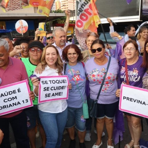 Adriana Accorsi faz campanha no centro de goiania. Foto: divulgação