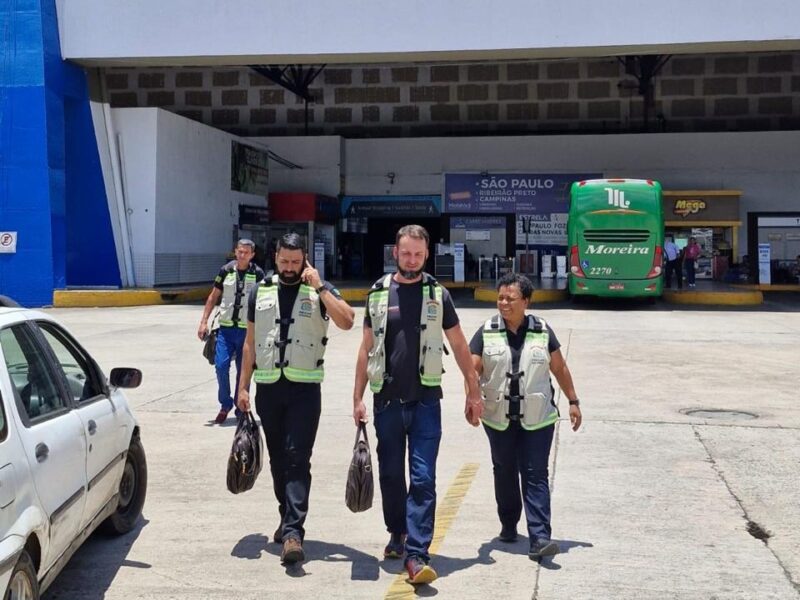 O Procon Goiânia e o Juizado da Infância e Juventude fizeram fiscalização na Rodoviária de Goiânia. Foto: Procon