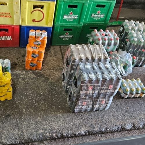 depósito de bebidas é autuado em Aruanã por comercializar produtos vencidos. Foto: Procon Goiás