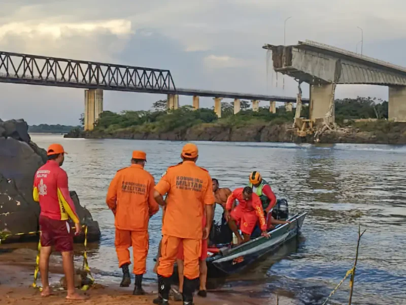 Desabamento da ponte no Rio Tocantins. Foto: Corpo de Bombeiros Militar do Tocantins